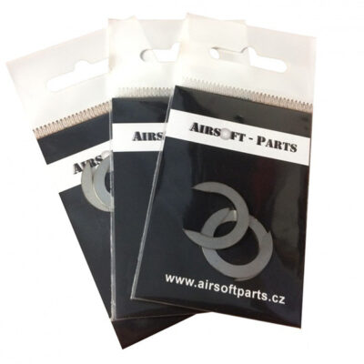 Shims under the cylinder head