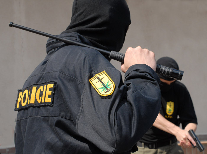 ESP Telescopic Hardened Baton 16" with Pouch - Black OD-A-ESP043 asgbox.pl ESP Telescopic Hardened Baton 16" with Pouch - Black - obrazek 3