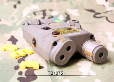FMA AN/PEQ15 LA5-C UHP Version (LED Flashlight, Green / IR Laser) - Tan - obrazek 4