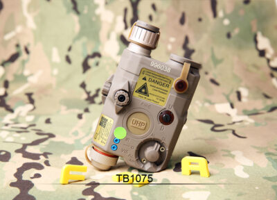 FMA AN/PEQ15 LA5-C UHP Version (LED Flashlight, Green / IR Laser) - Tan - obrazek 2