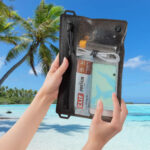 Nite Ize RunOff(R) Waterproof Travel Pouch - CHARCOAL - Small - obrazek 3