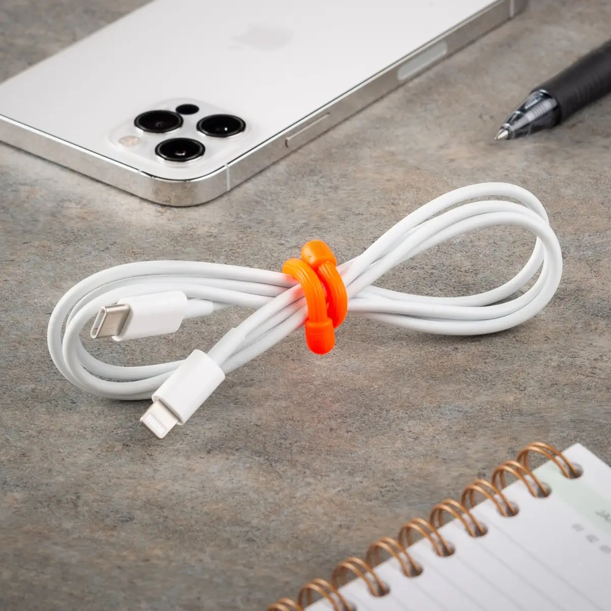 GEAR TIE(R) REUSABLE RUBBER TWIST TIE(TM) (2pcs), Orange - length 12" OD-A-GT12-31-2R3 asgbox.pl GEAR TIE(R) REUSABLE RUBBER TWIST TIE(TM) (2pcs), Orange - length 12" - obrazek 3