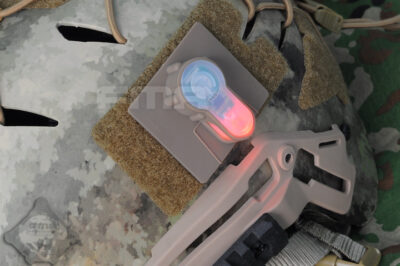 FMA VELCRO System Strobe Light, Tan Case - Red - obrazek 4