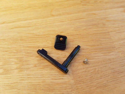 RetroArms CNC M4 / AR15 Magazine Catch  – Type A - obrazek 2