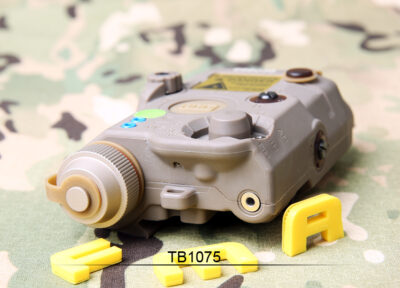 FMA AN/PEQ15 LA5-C UHP Version (LED Flashlight, Green / IR Laser) - Tan - obrazek 8