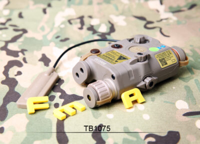 FMA AN/PEQ15 LA5-C UHP Version (LED Flashlight, Green / IR Laser) - Tan - obrazek 10