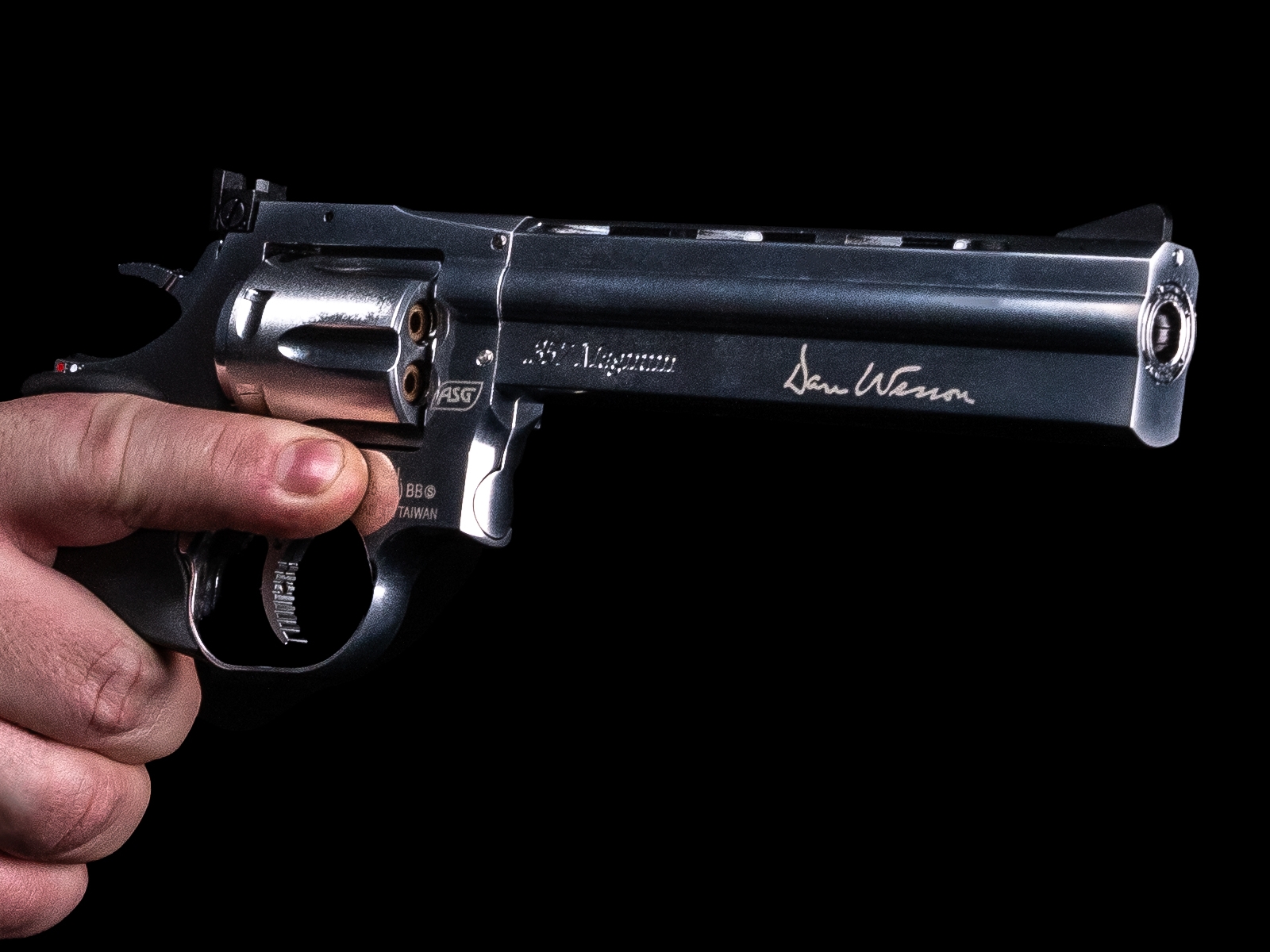 ASG Dan Wesson 715 x CLPD 6" CO2 Revolver, Special Collab Edition - Silver OD-A-ASG380 asgbox.pl ASG Dan Wesson 715 x CLPD 6" CO2 Revolver, Special Collab Edition - Silver - obrazek 6