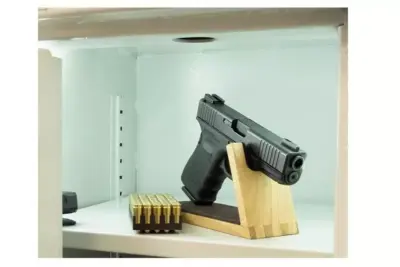 asgbox.pl - Drewniany stojak na pistolet