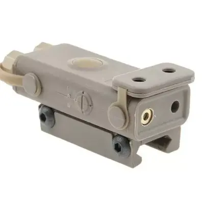 asgbox.pl - Replika PEQ 10 z celownikiem laserowym i latarką - tan