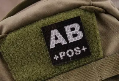 Naszywka IR z grupą krwi: AB POS - obrazek 2