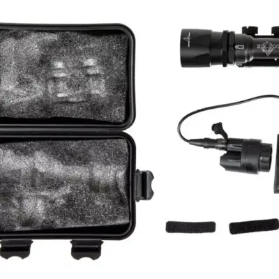 Latarka taktyczna M951 - czarna NEV-11-024950-00 asgbox.pl Latarka taktyczna M951 - czarna NEV-11-024950-00 asgbox.pl