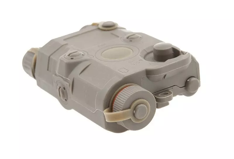 Replika AN/PEQ 15 z celownikiem laserowym - tan FMA-10-003917-00 asgbox.pl asgbox.pl - Replika AN/PEQ 15 z celownikiem laserowym - tan