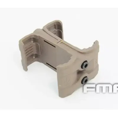 Alternative view of Łącznik magazynków typu PMAG - tan