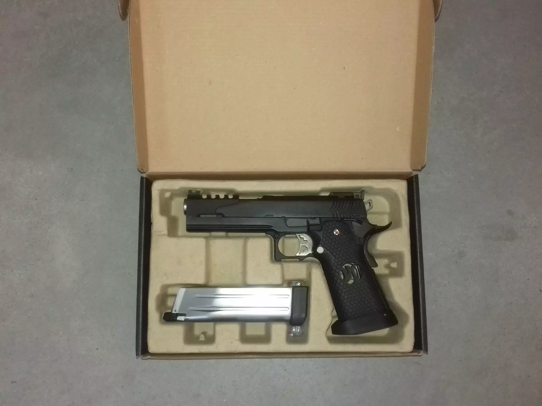 Replika pistoletu Hi-Capa 5.1 Dragon B (Full Auto) - czarna (OUTLET) OUT-72-032233-00 asgbox.pl asgbox.pl - Replika pistoletu Hi-Capa 5.1 Dragon B (Full Auto) - czarna (OUTLET)