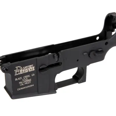 Polimerowy dolny korpus Daniel Defense do serii M4 SA z systemem ESA™ - Czarny SPE-09-037887-00 asgbox.pl Polimerowy dolny korpus Daniel Defense do serii M4 SA z systemem ESA™ - Czarny SPE-09-037887-00 asgbox.pl