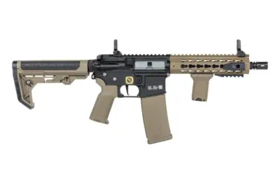 Karabinek ASG Specna Arms RRA SA-P08 PRIME™ HAL™ ETU Light Ops Stock Wersja High Torque Half-Tan - obrazek 4