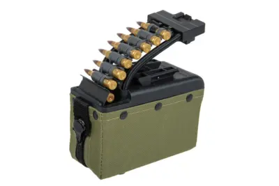 Elektryczny magazynek pudełkowy A&K na 2000 kulek do replik typu M249 z imitacją amunicji Oliwkowy - obrazek 3