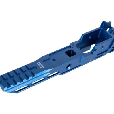 Aluminiowy szkielet LA Capa Customs V2 Competition do replik TM Hi-Capa (wersja z wycięciami) Niebieski LAC-12-040888-00 asgbox.pl Aluminiowy szkielet LA Capa Customs V2 Competition do replik TM Hi-Capa (wersja z wycięciami) Niebieski LAC-12-040888-00 asgbox.pl