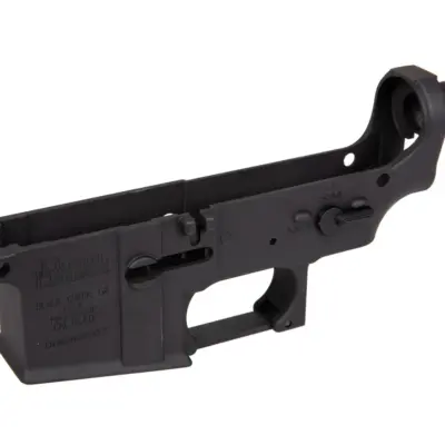 Metalowy dolny korpus Daniel Defense do serii M4 SA z systemem ESA2™ - Czarny SPE-09-037889-00 asgbox.pl Metalowy dolny korpus Daniel Defense do serii M4 SA z systemem ESA2™ - Czarny SPE-09-037889-00 asgbox.pl