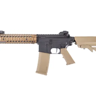Replika karabinka Daniel Defense® MK18 SA-E19 EDGE 2.0™ - Chaos Bronze (OUTLET) OUT-72-038044-00 asgbox.pl Replika karabinka Daniel Defense® MK18 SA-E19 EDGE 2.0™ - Chaos Bronze (OUTLET) OUT-72-038044-00 asgbox.pl
