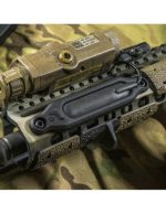 Magpul M-LOK® Tape Switch Mounting Plate – Insight® PEQ - obrazek 3
